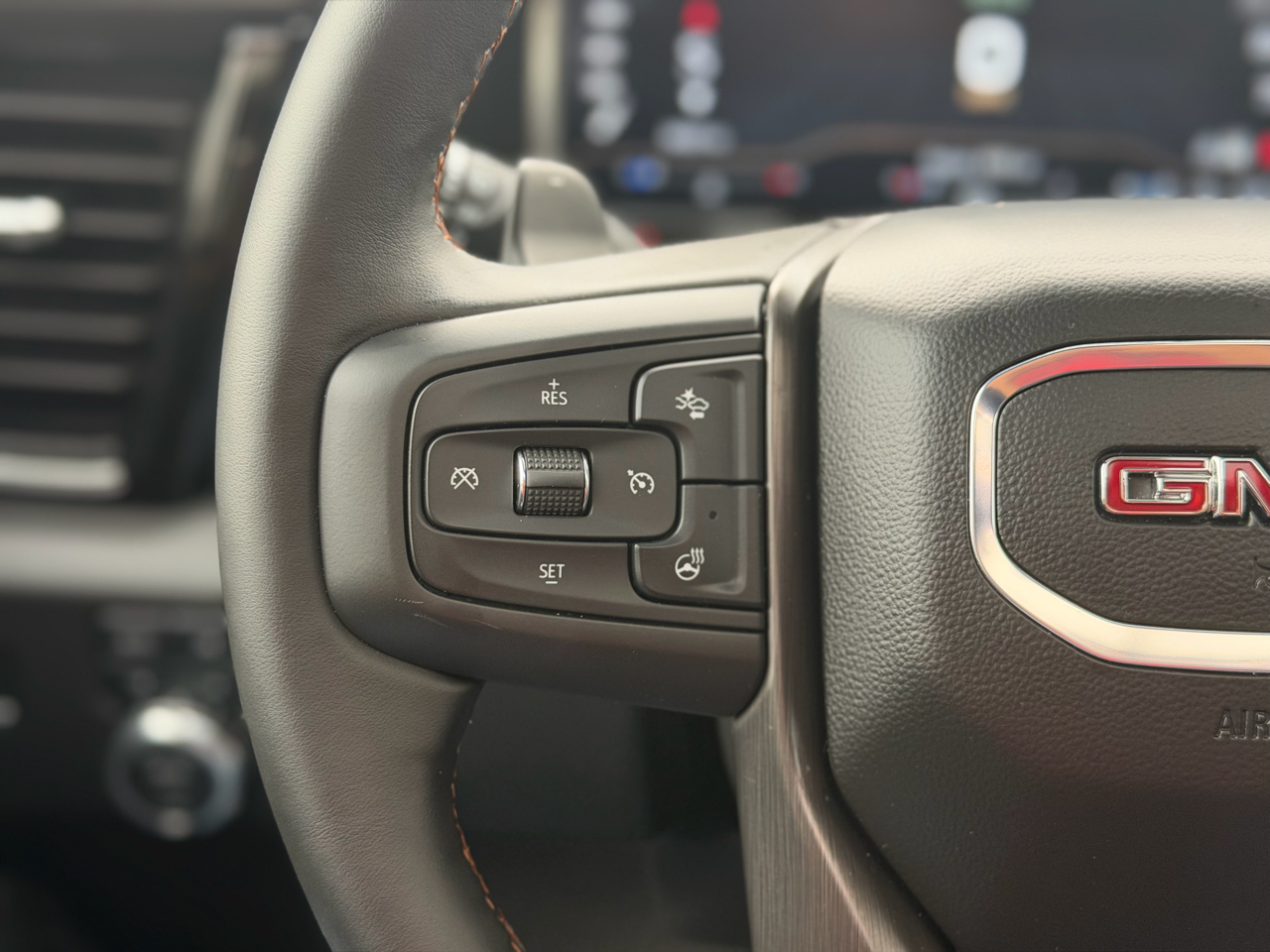 GMC Sierra 1500 AT4 Crew Cab 4WD 2025