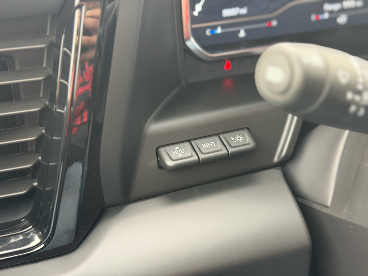 GMC Sierra 1500 AT4 Crew Cab 4WD 2025