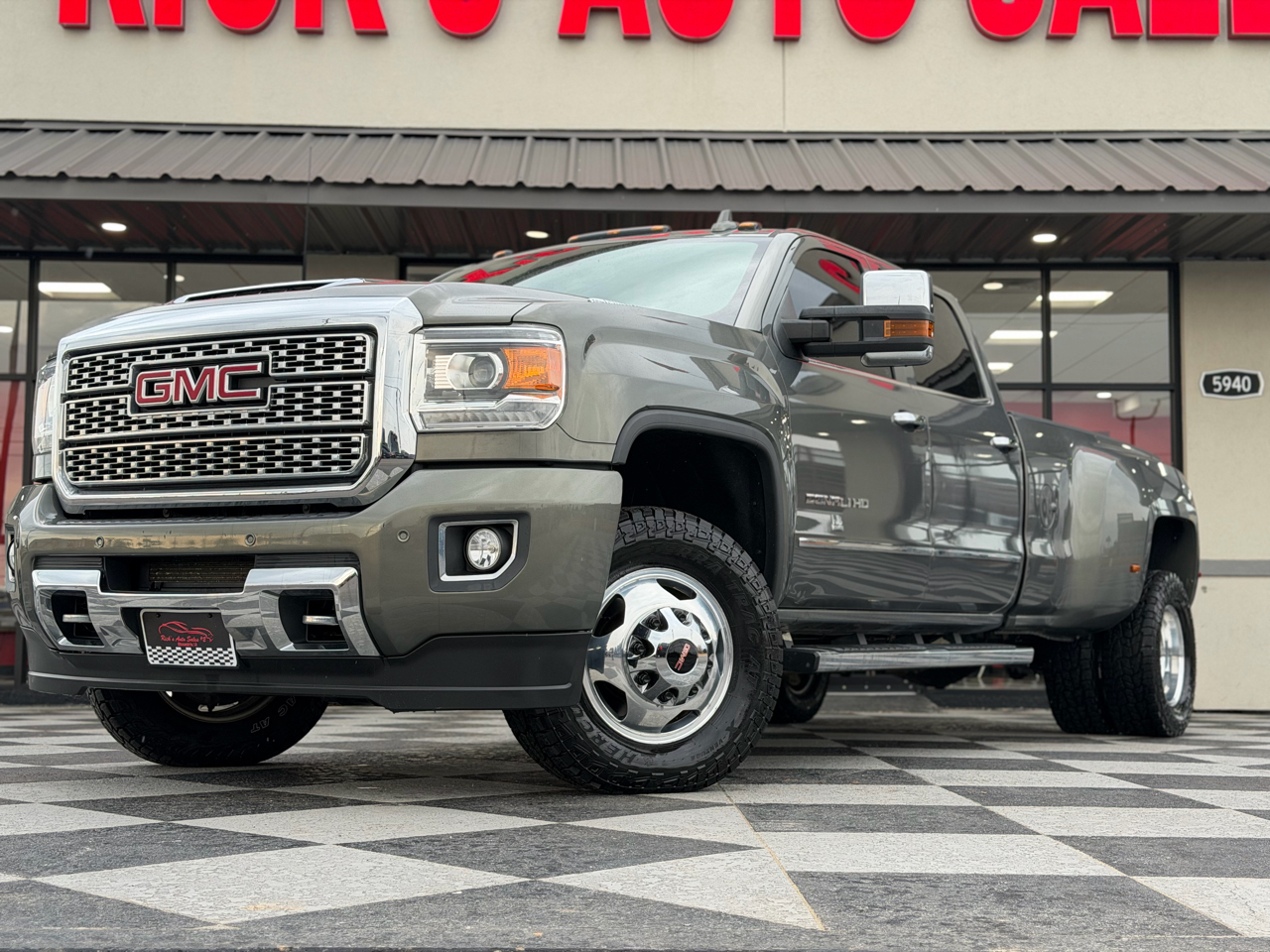GMC Sierra 3500HD 4WD Crew Cab 167.7" DRW Denali 2018