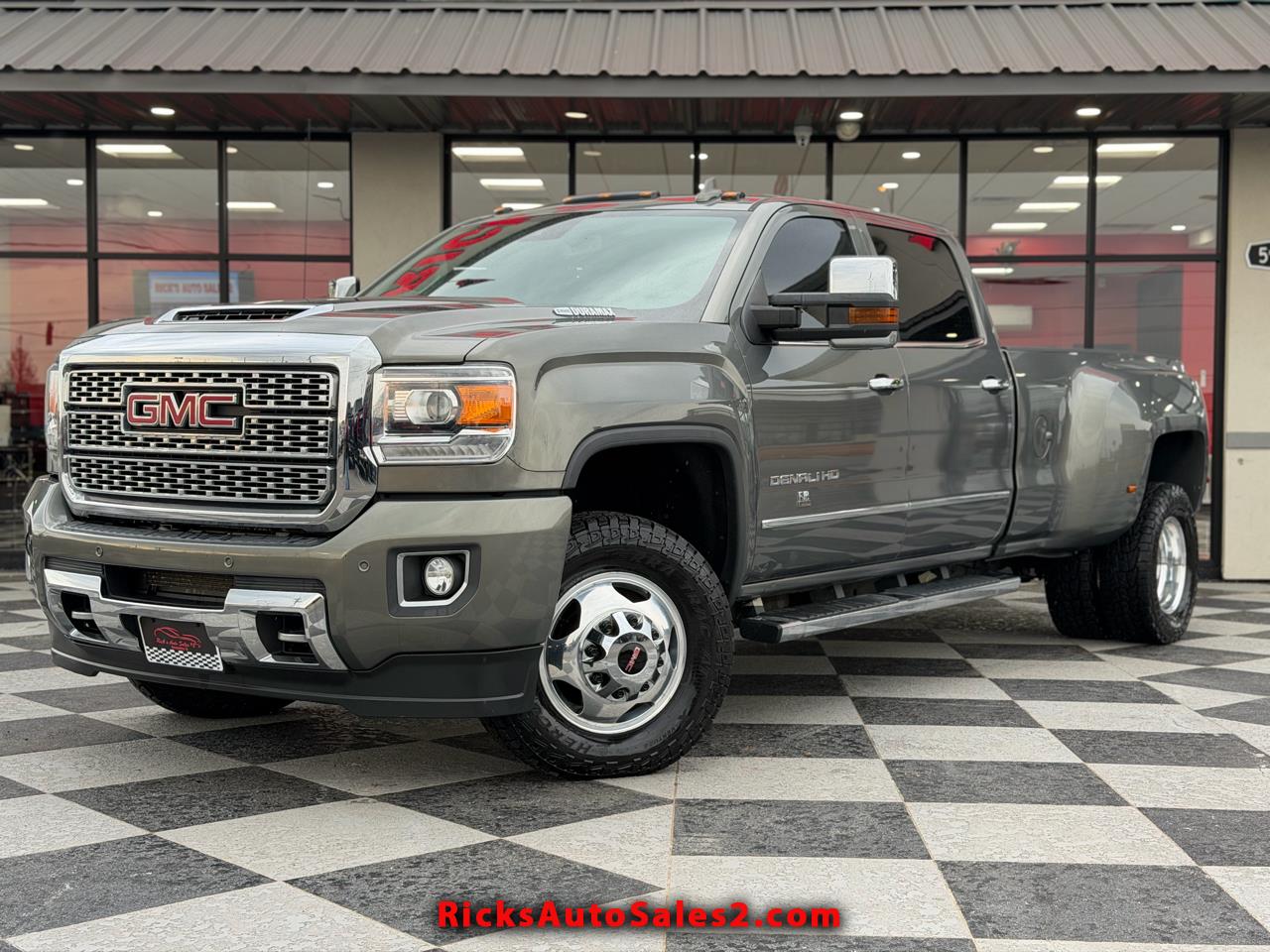 2018 GMC Sierra 3500HD 4WD Crew Cab 167.7" DRW Denali