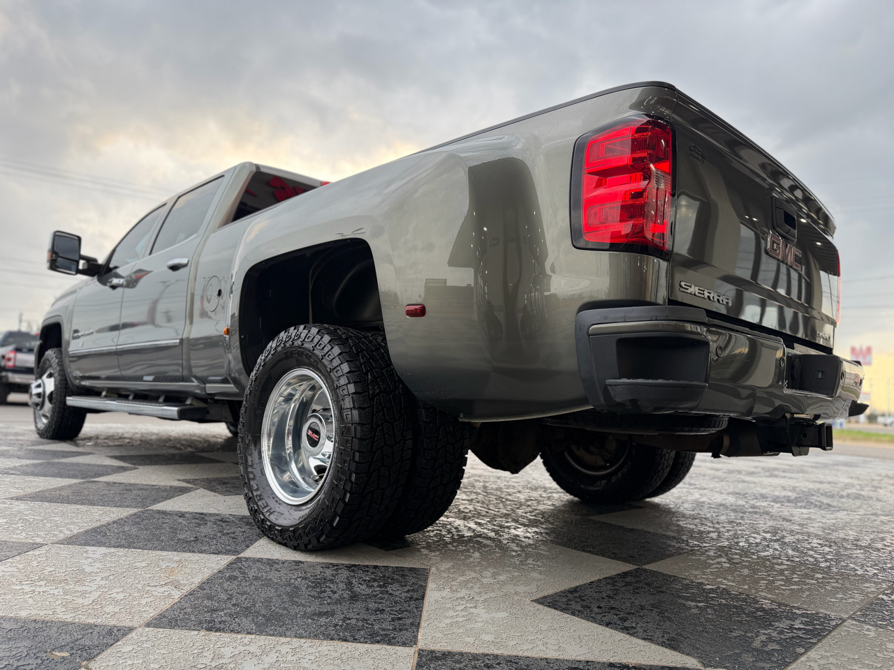 GMC Sierra 3500HD 4WD Crew Cab 167.7" DRW Denali 2018