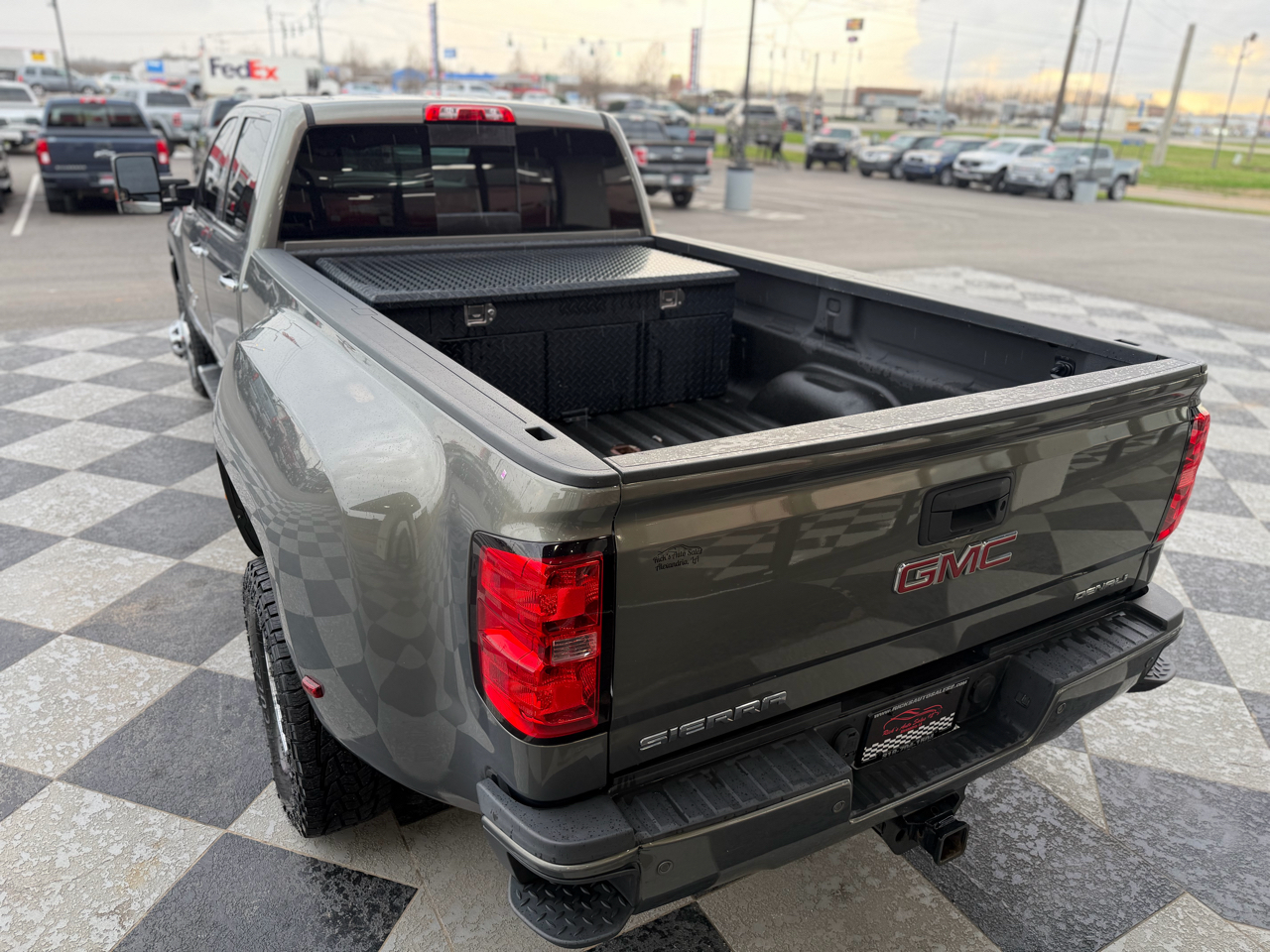 GMC Sierra 3500HD 4WD Crew Cab 167.7" DRW Denali 2018