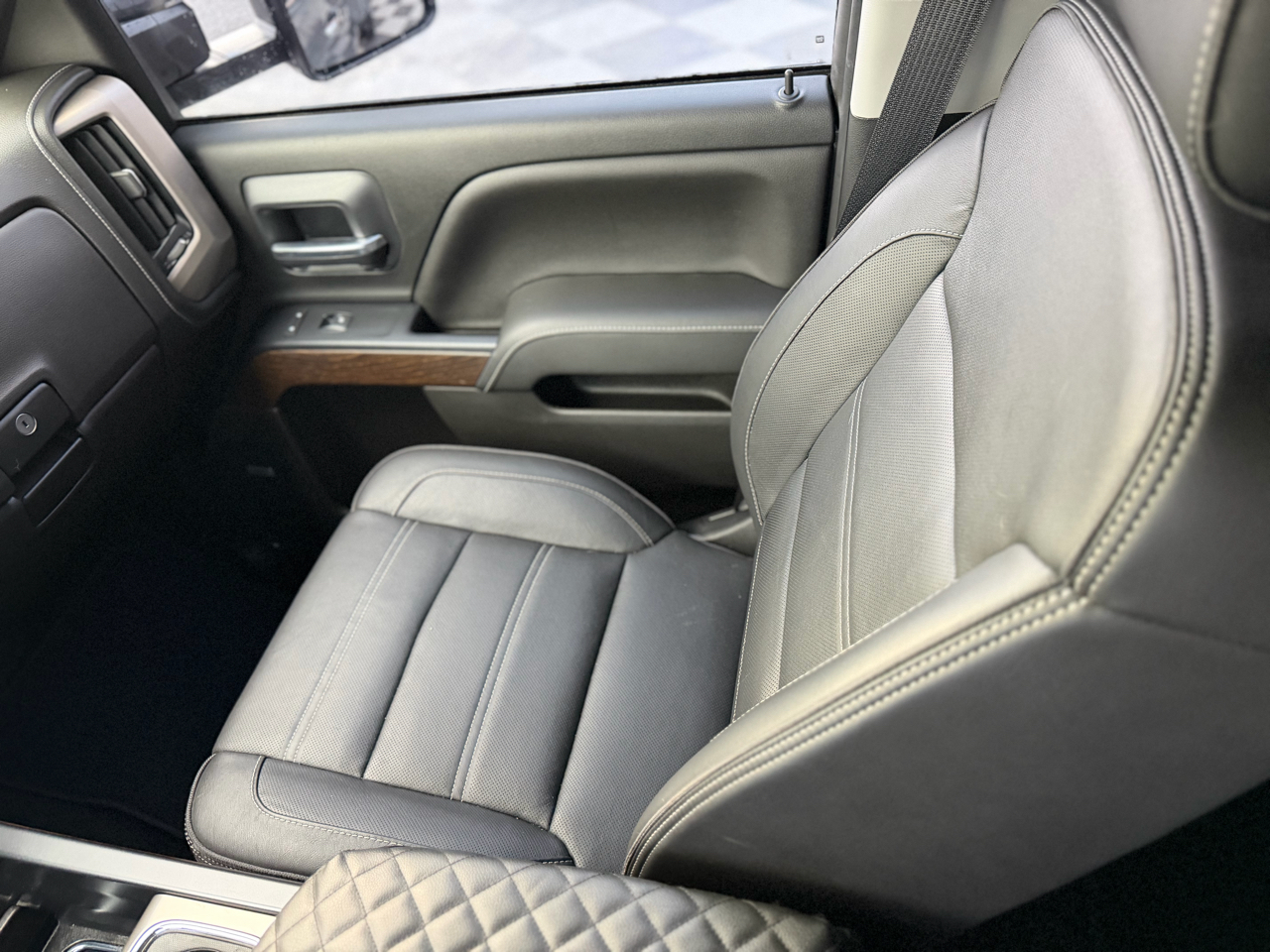 GMC Sierra 3500HD 4WD Crew Cab 167.7" DRW Denali 2018