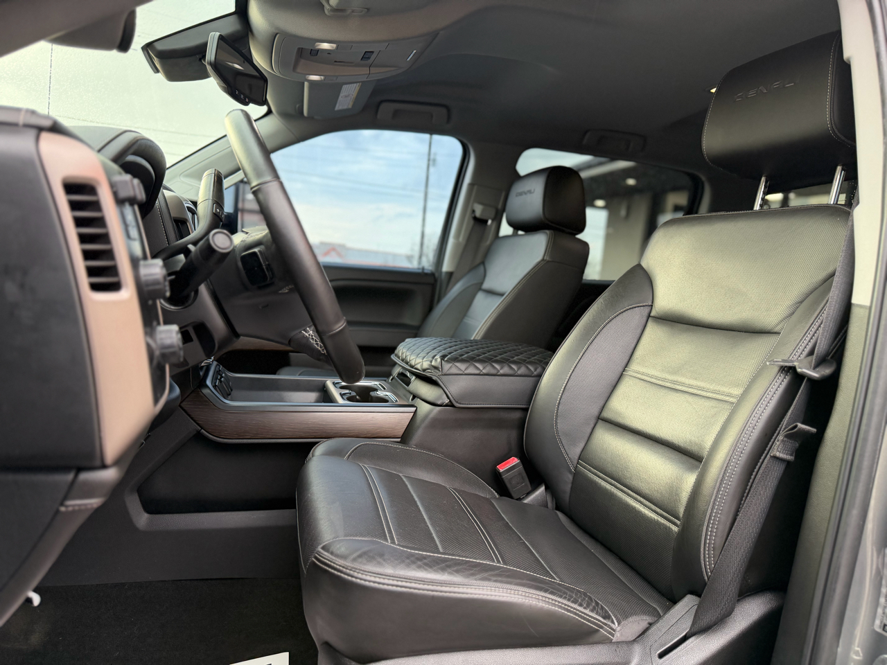 GMC Sierra 3500HD 4WD Crew Cab 167.7" DRW Denali 2018