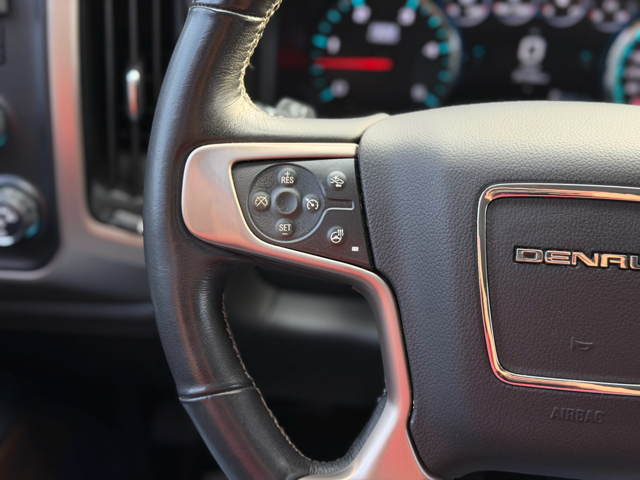 GMC Sierra 3500HD 4WD Crew Cab 167.7" DRW Denali 2018