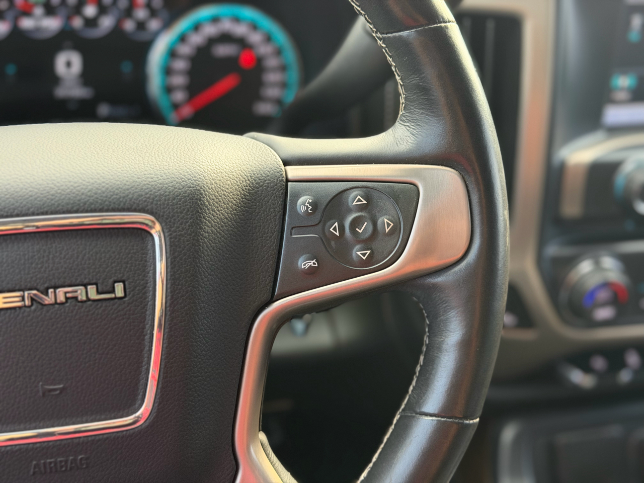 GMC Sierra 3500HD 4WD Crew Cab 167.7" DRW Denali 2018