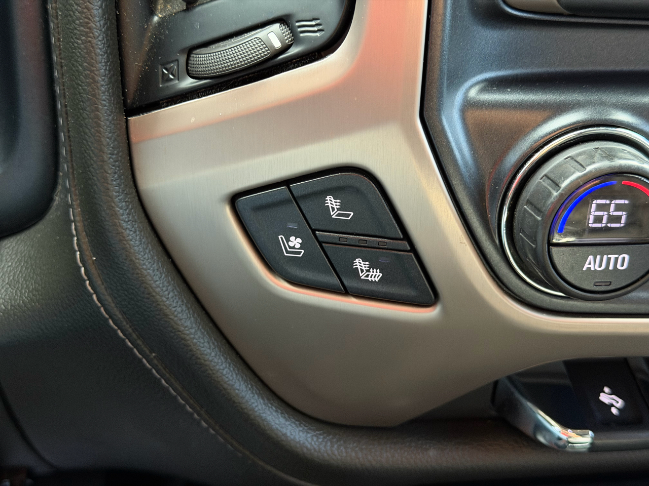 GMC Sierra 3500HD 4WD Crew Cab 167.7" DRW Denali 2018