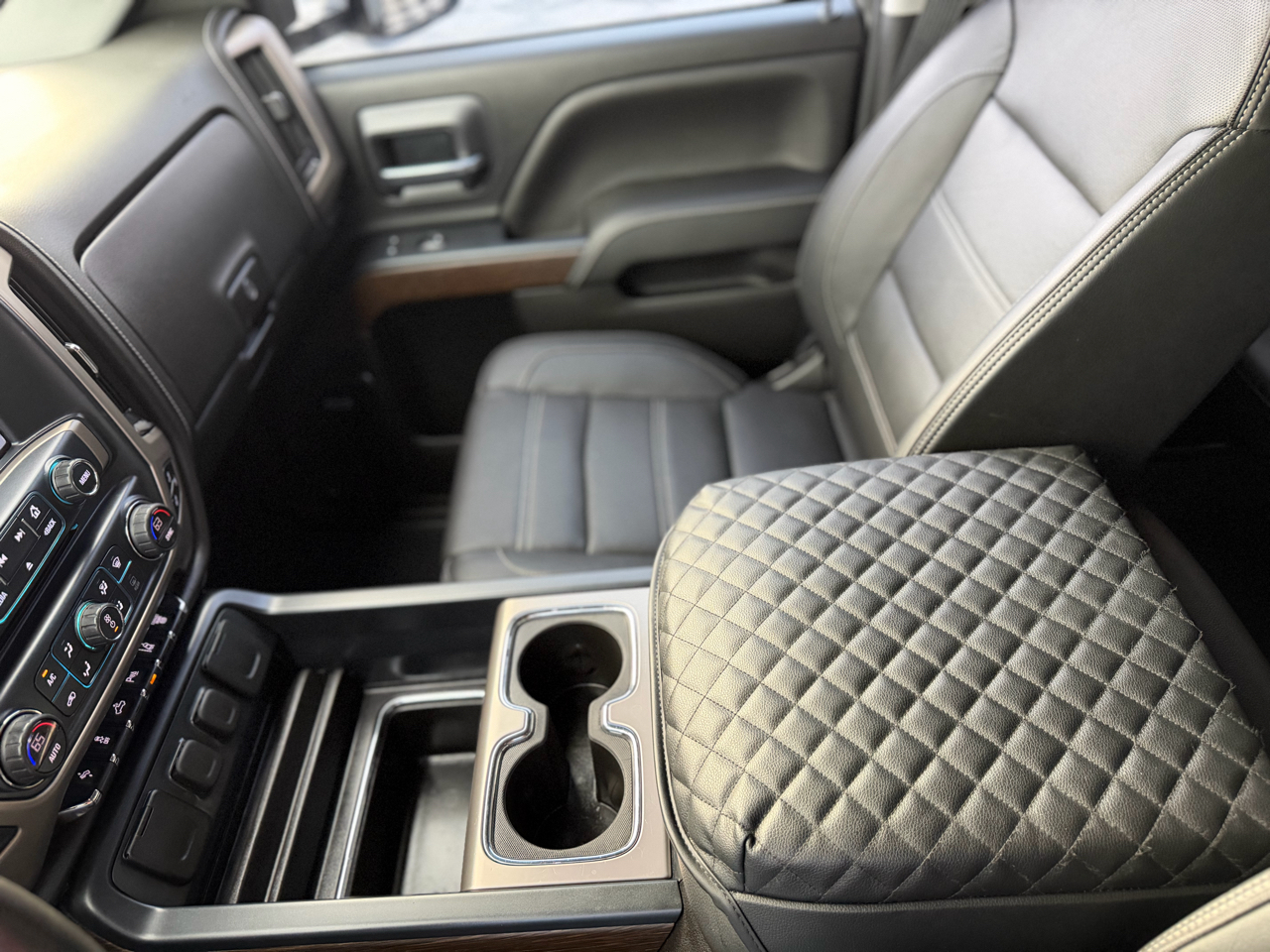 GMC Sierra 3500HD 4WD Crew Cab 167.7" DRW Denali 2018