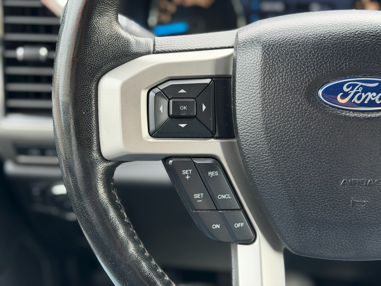 Ford F-150 Lariat SuperCrew 2WD 2017