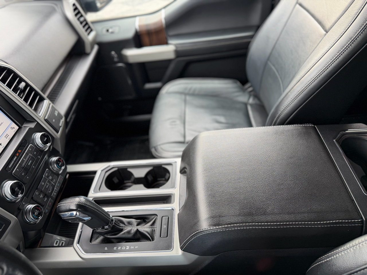 Ford F-150 Lariat SuperCrew 2WD 2017