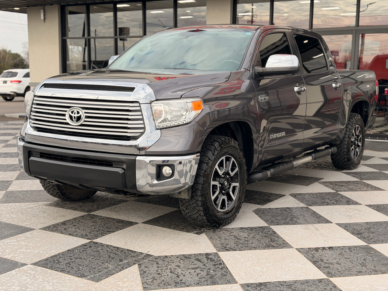 Toyota Tundra Limited 5.7L CrewMax 4WD 2017