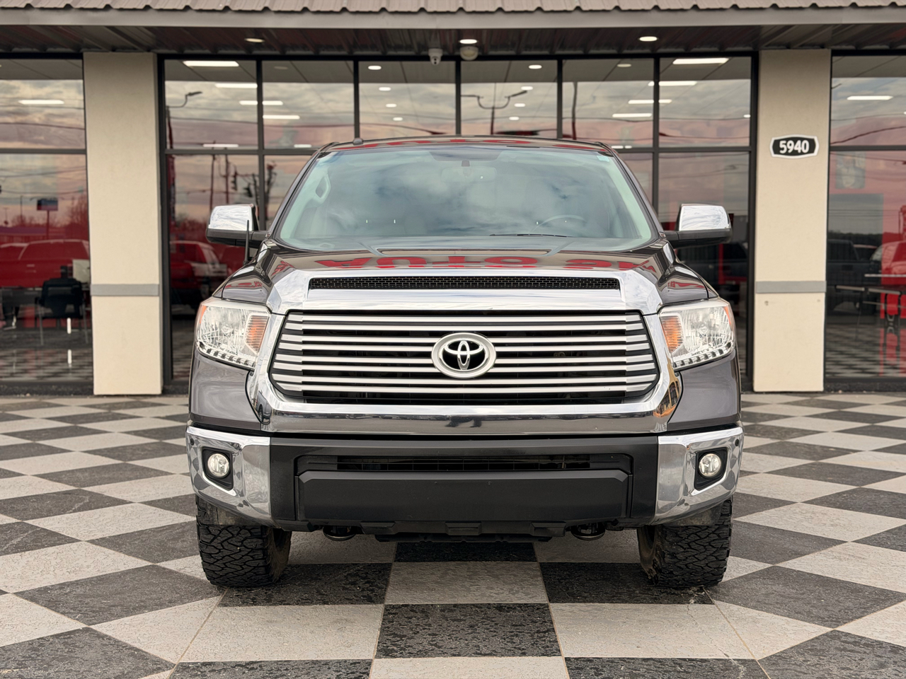 Toyota Tundra Limited 5.7L CrewMax 4WD 2017