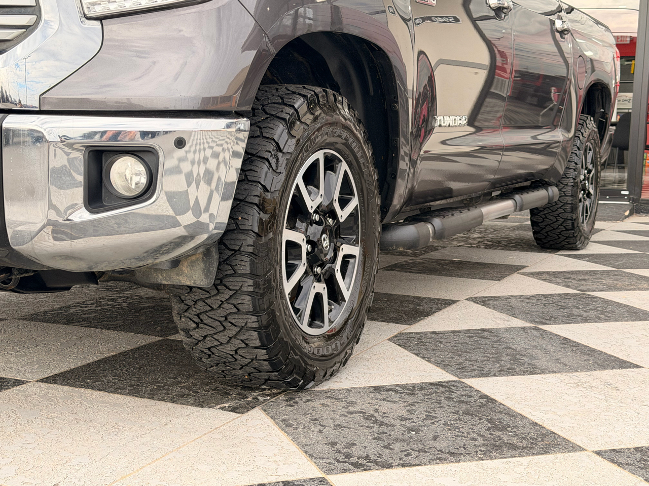 Toyota Tundra Limited 5.7L CrewMax 4WD 2017