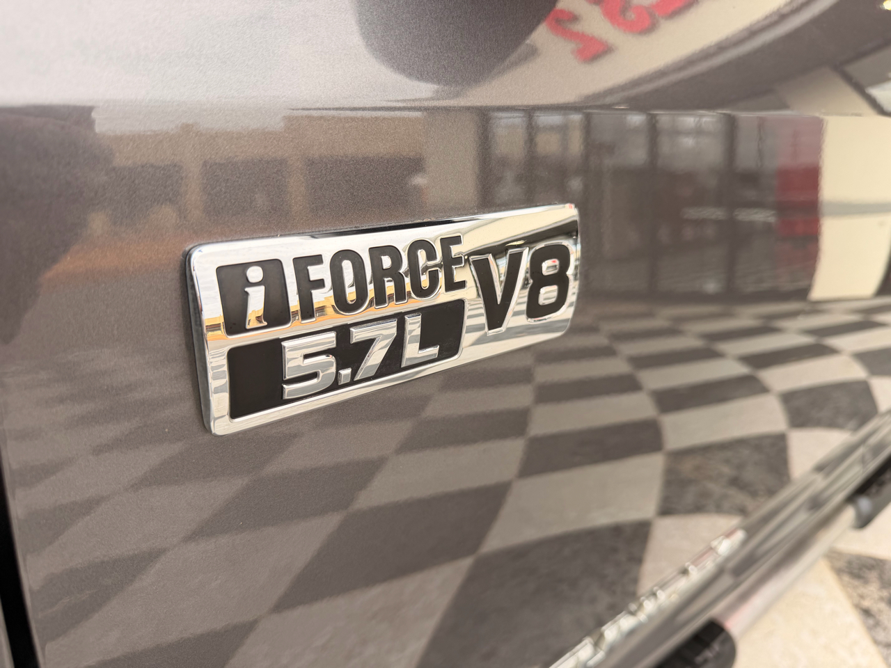 Toyota Tundra Limited 5.7L CrewMax 4WD 2017