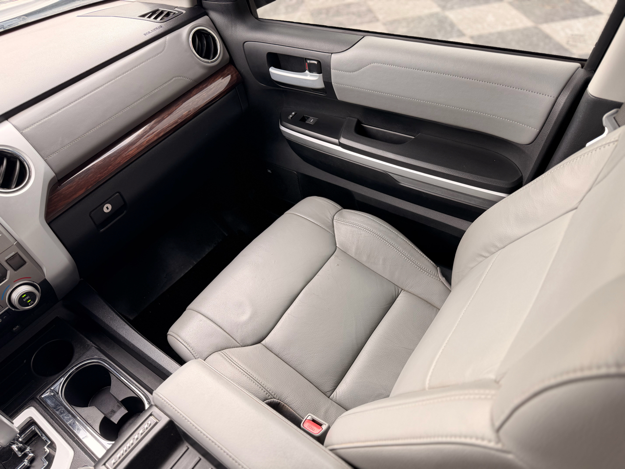 Toyota Tundra Limited 5.7L CrewMax 4WD 2017