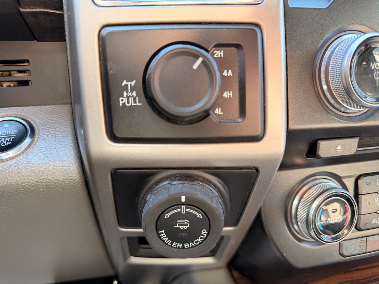 Ford F-150 Lariat 4WD SuperCrew 5.5' Box 2017