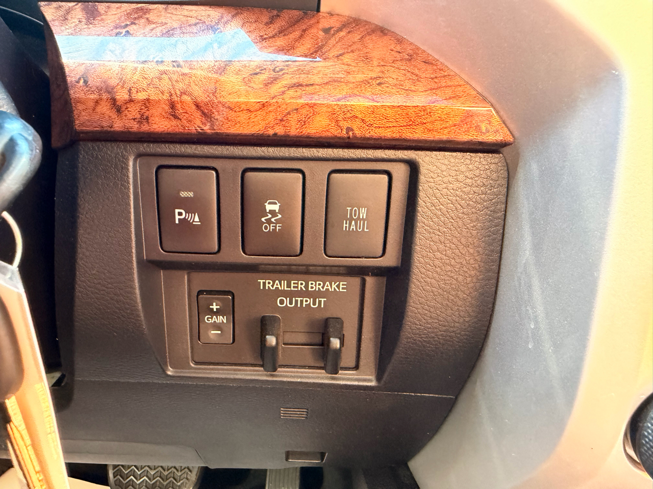 Toyota Tundra 1794 Edition Crew Max 4WD 2018