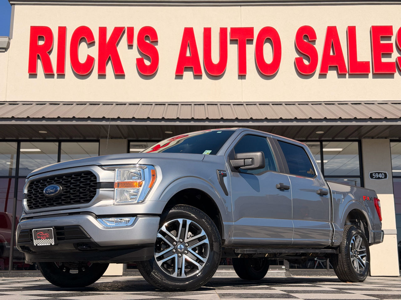 Ford F-150 STX SuperCrew 4WD 2022