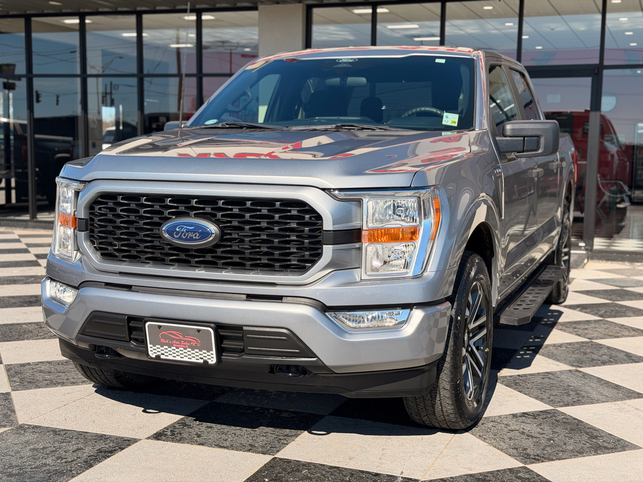 Ford F-150 STX SuperCrew 4WD 2022