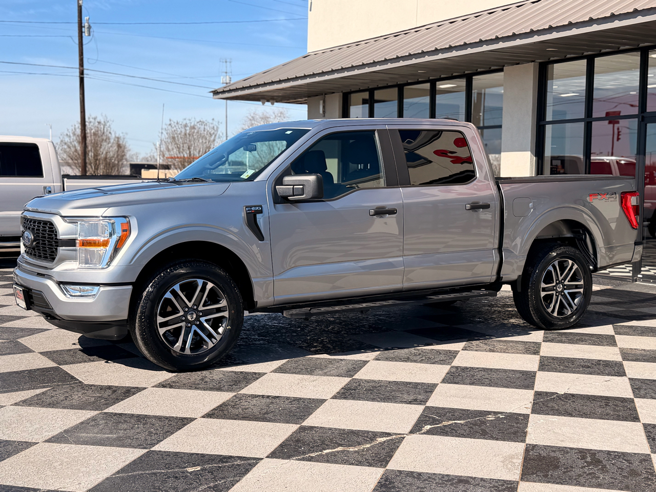 Ford F-150 STX SuperCrew 4WD 2022
