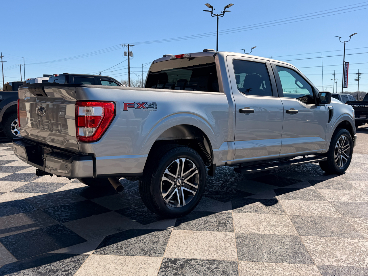 Ford F-150 STX SuperCrew 4WD 2022