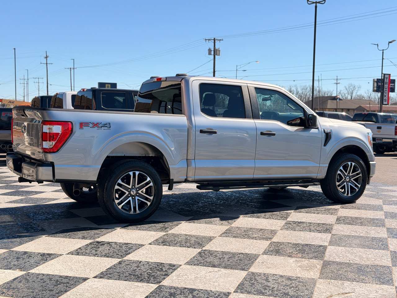 Ford F-150 STX SuperCrew 4WD 2022