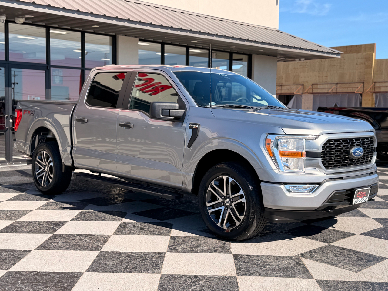 Ford F-150 STX SuperCrew 4WD 2022