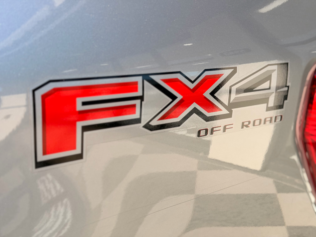 Ford F-150 STX SuperCrew 4WD 2022