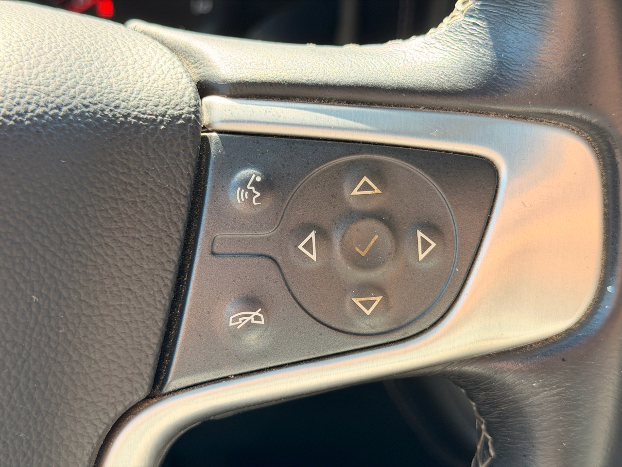 GMC Sierra 1500 SLT Crew Cab 4WD 2014