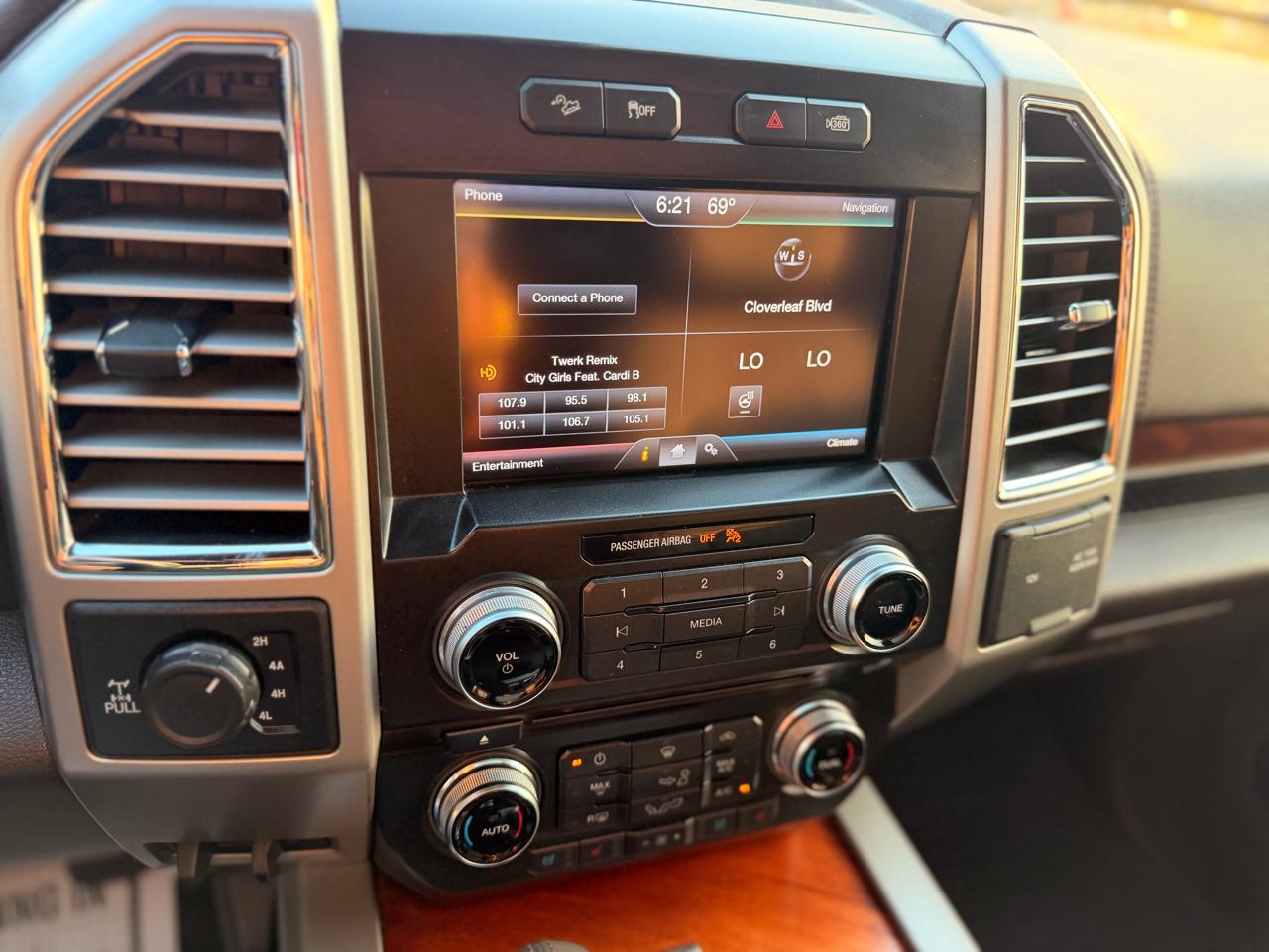 Ford F-150 King Ranch 4WD SuperCrew 5.5' Box 2015