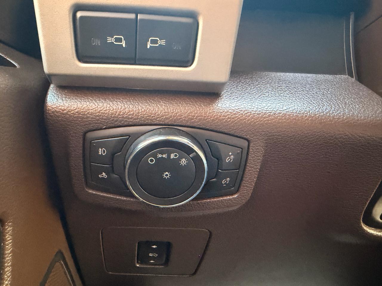 Ford F-150 King Ranch 4WD SuperCrew 5.5' Box 2015