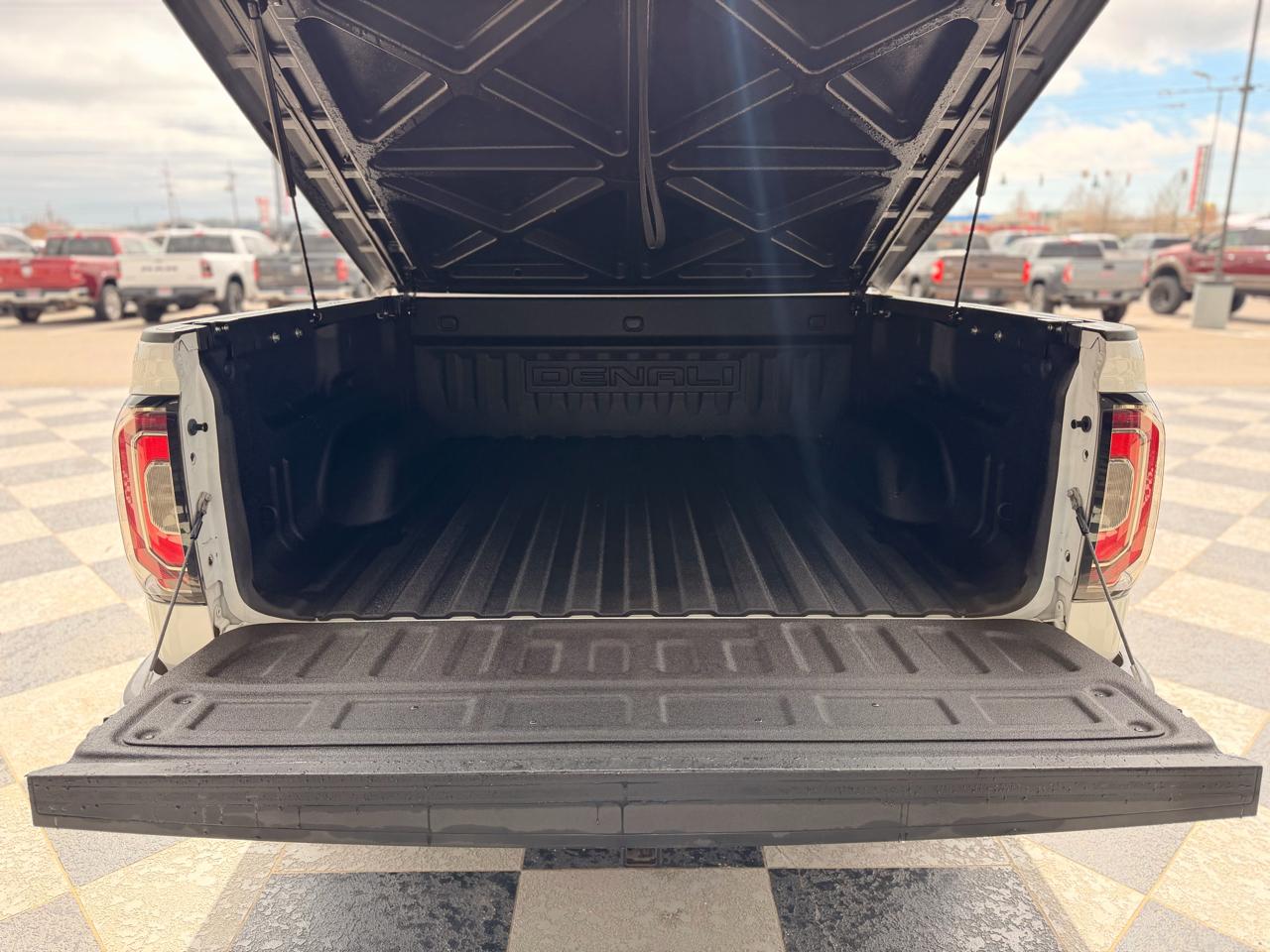 GMC Sierra 1500 Denali Crew Cab 2WD 2016