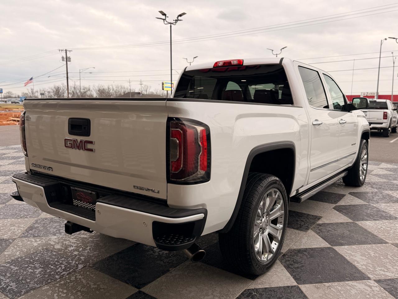 GMC Sierra 1500 Denali Crew Cab Short Box 4WD 2017
