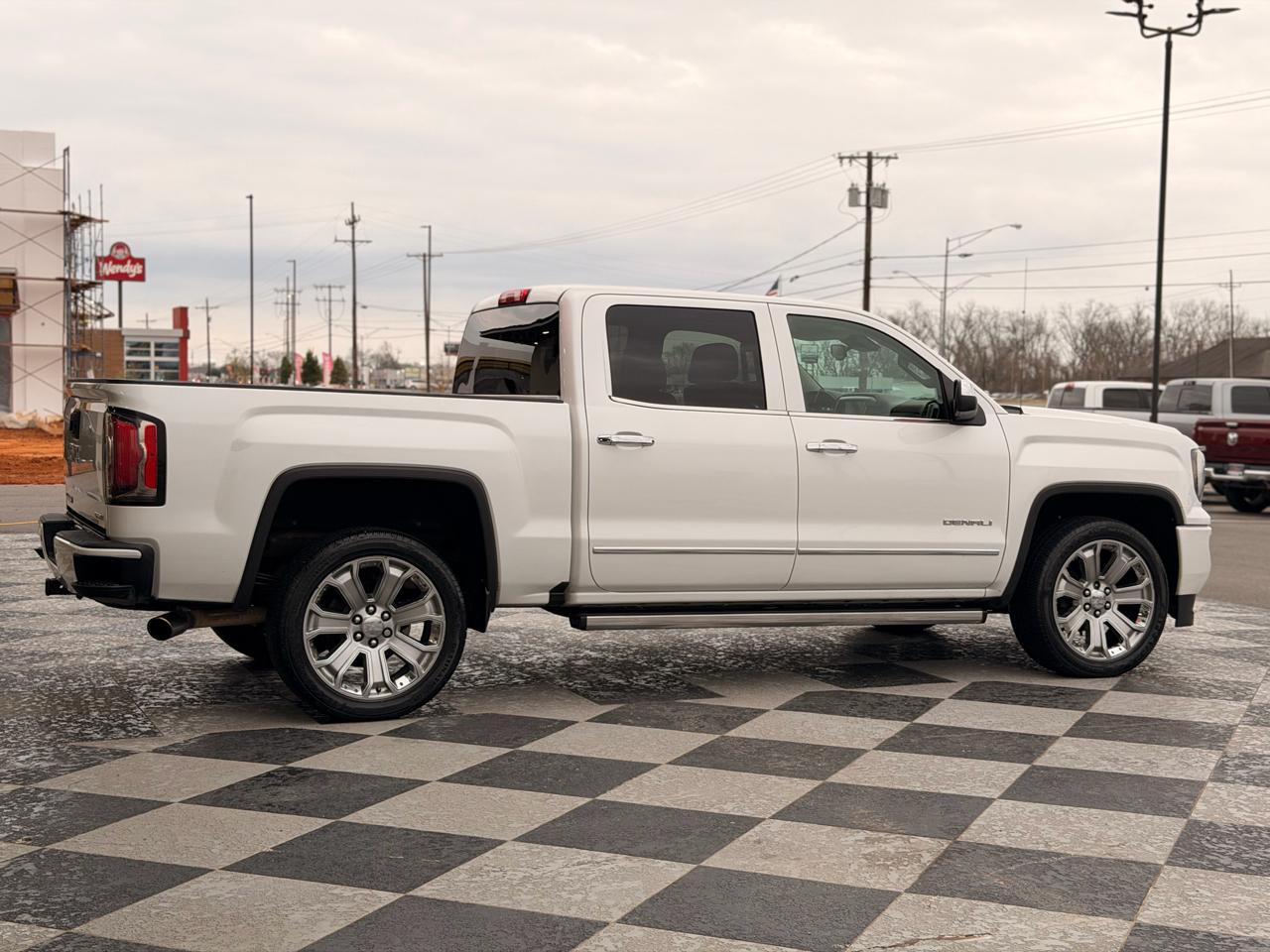 GMC Sierra 1500 Denali Crew Cab Short Box 4WD 2017