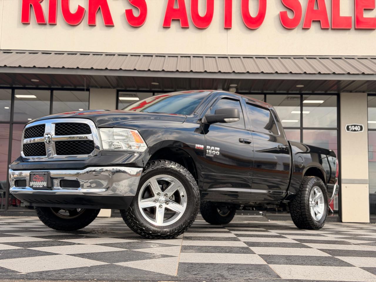 RAM 1500 Classic SLT Crew Cab SWB 4WD 2019