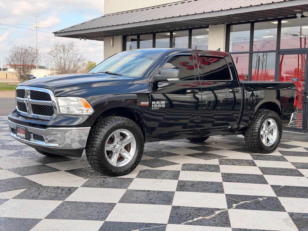 RAM 1500 Classic SLT Crew Cab SWB 4WD 2019