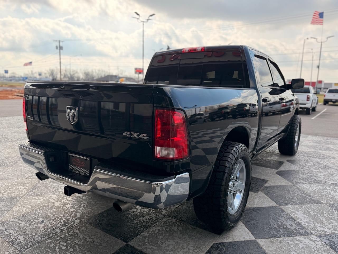 RAM 1500 Classic SLT Crew Cab SWB 4WD 2019