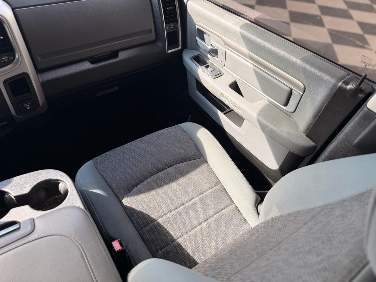 RAM 1500 Classic SLT Crew Cab SWB 4WD 2019