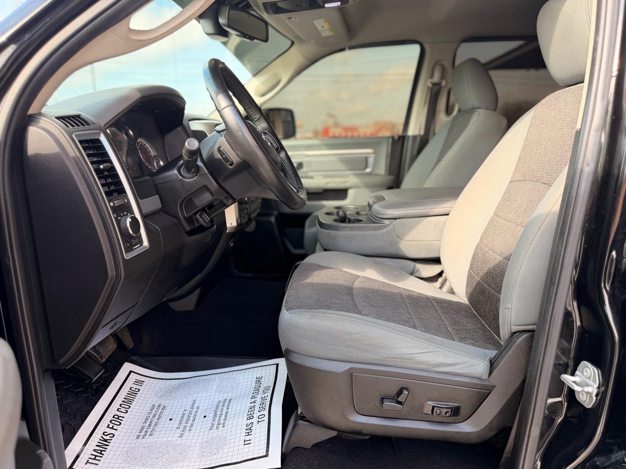 RAM 1500 Classic SLT Crew Cab SWB 4WD 2019