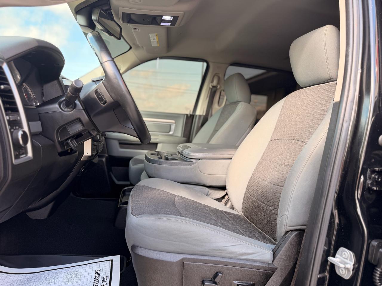 RAM 1500 Classic SLT Crew Cab SWB 4WD 2019