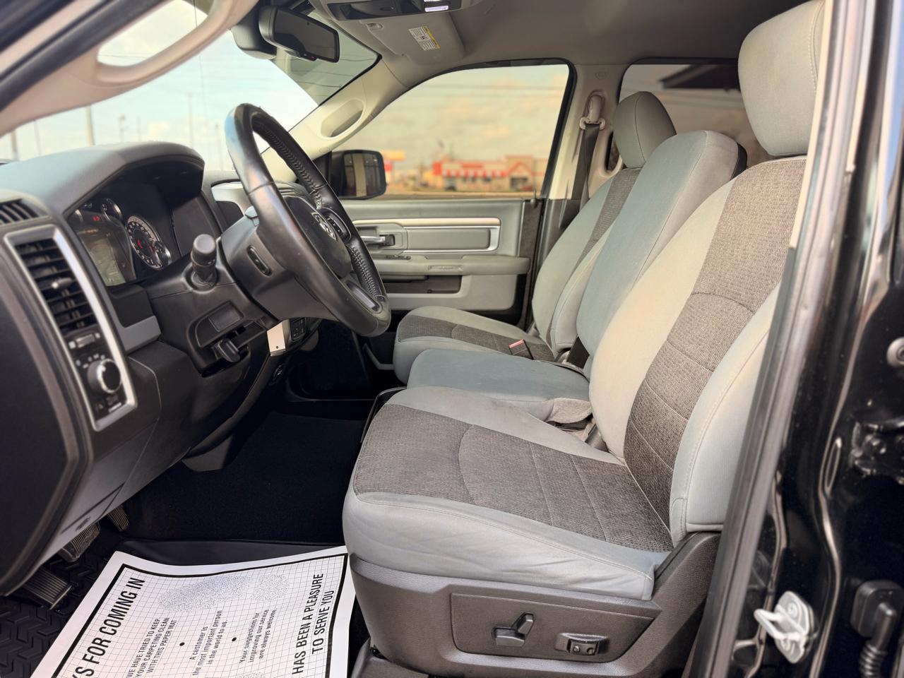 RAM 1500 Classic SLT Crew Cab SWB 4WD 2019