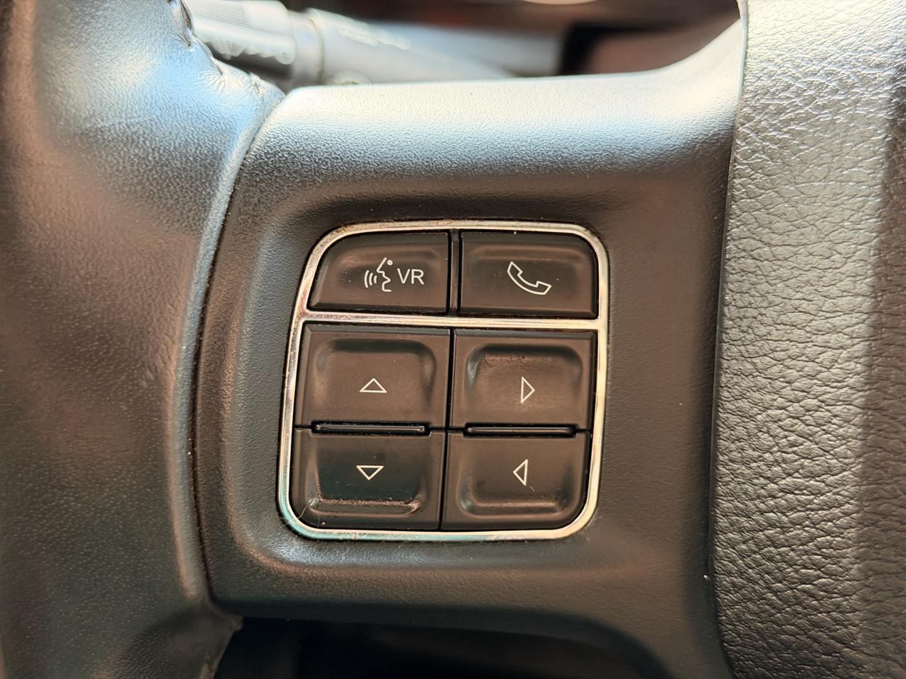 RAM 1500 Classic SLT Crew Cab SWB 4WD 2019