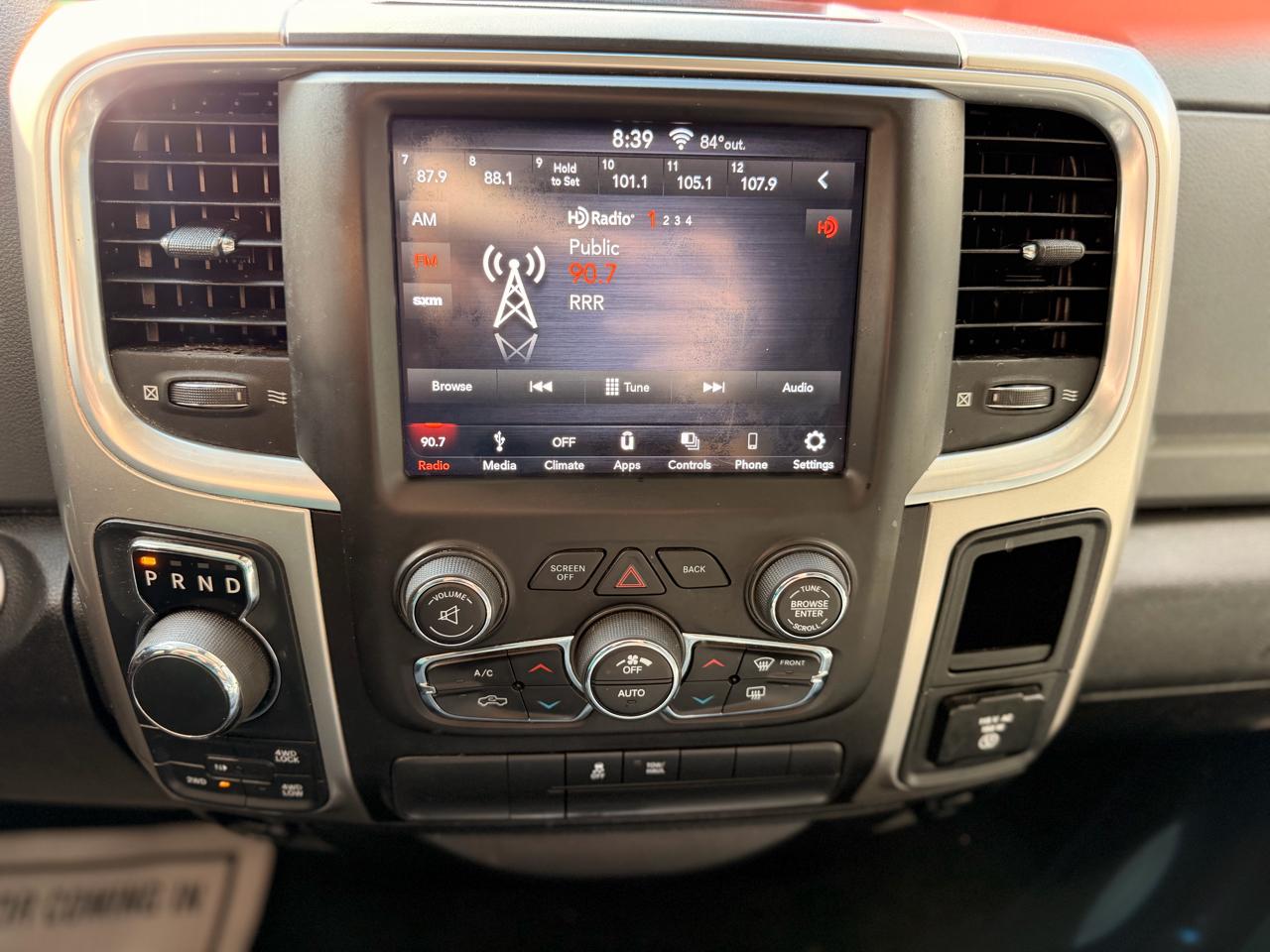 RAM 1500 Classic SLT Crew Cab SWB 4WD 2019