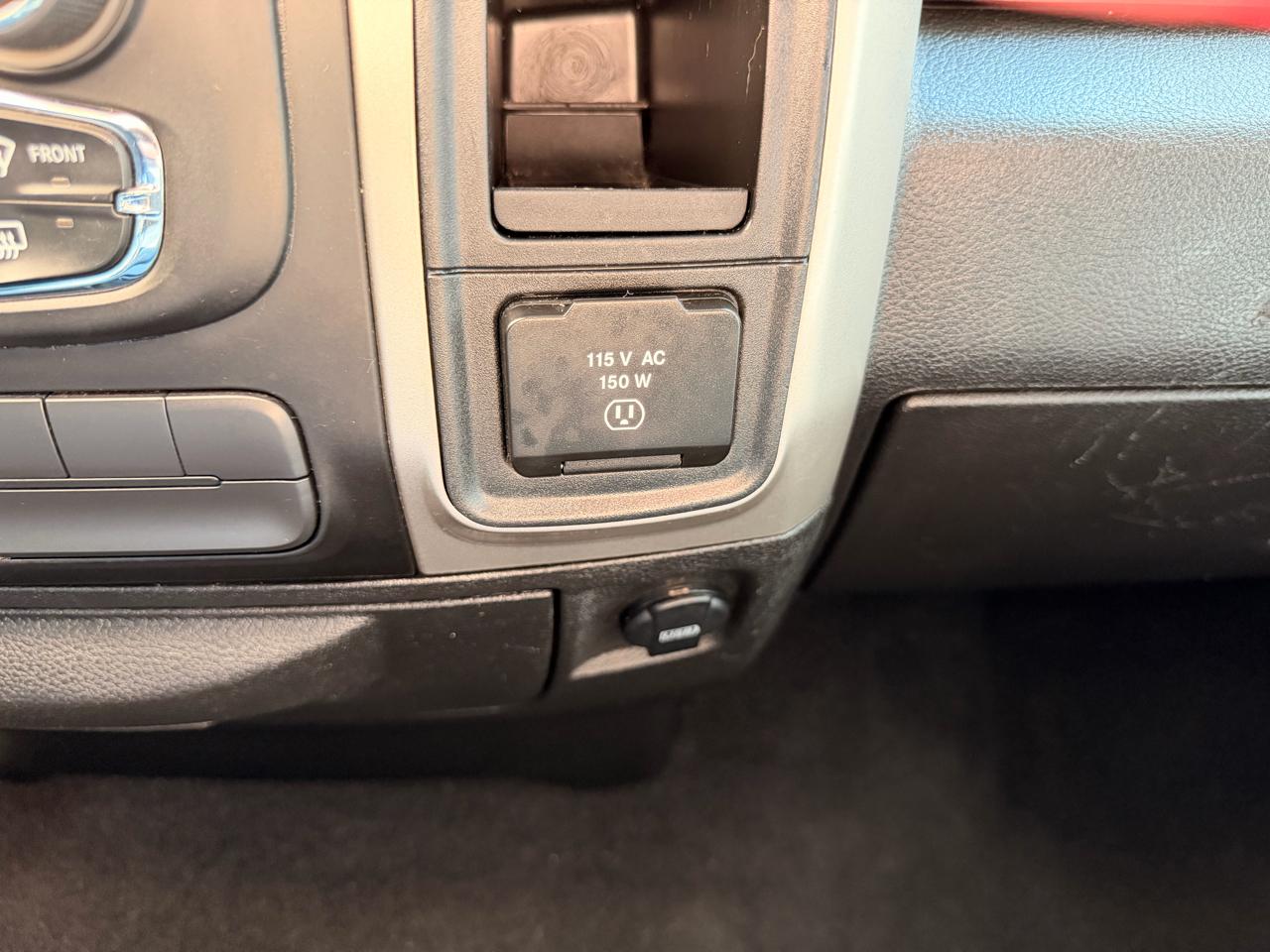 RAM 1500 Classic SLT Crew Cab SWB 4WD 2019