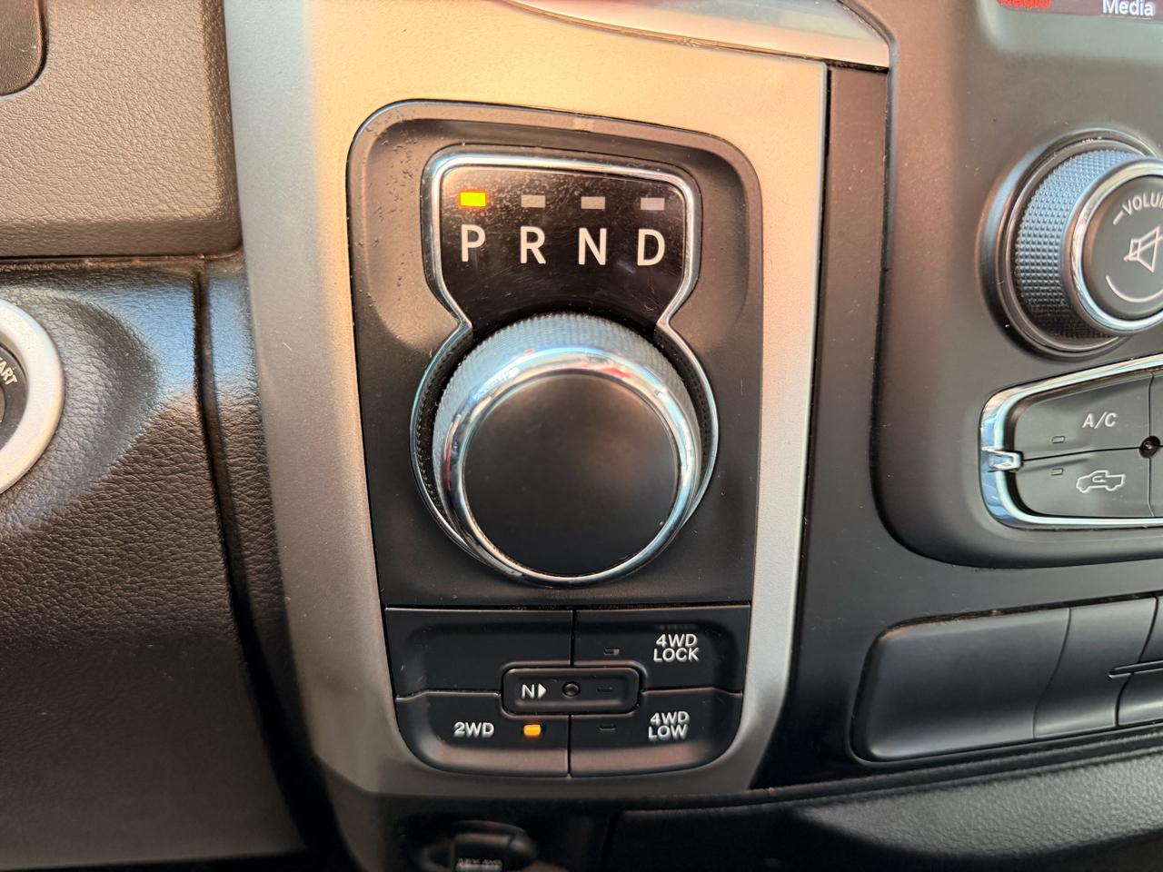 RAM 1500 Classic SLT Crew Cab SWB 4WD 2019