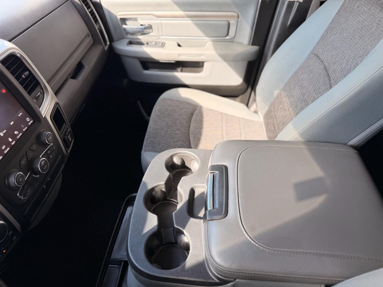 RAM 1500 Classic SLT Crew Cab SWB 4WD 2019