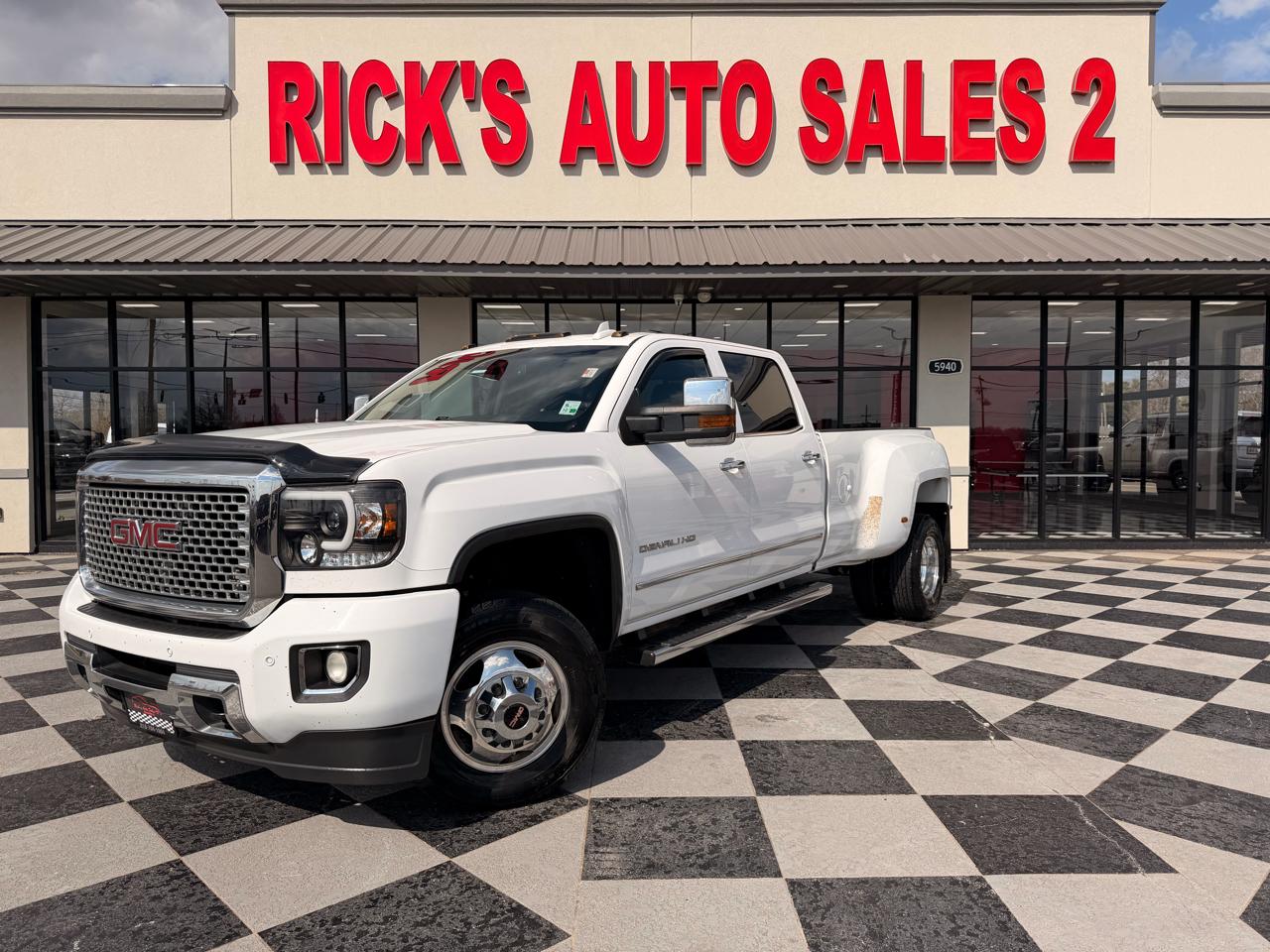 GMC Sierra 3500HD Denali Crew Cab 4WD 2015