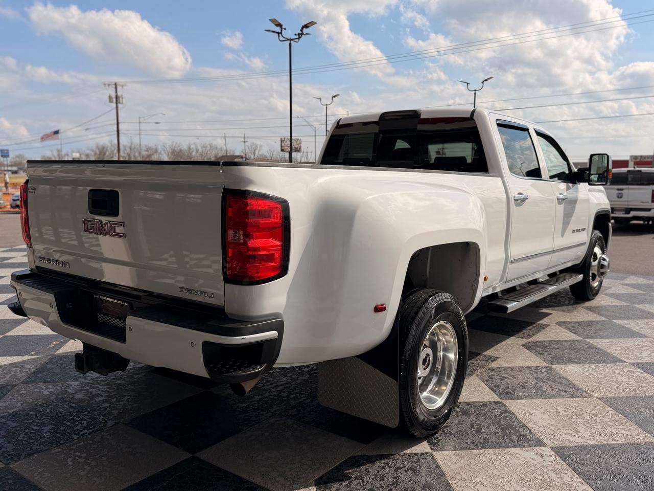 GMC Sierra 3500HD Denali Crew Cab 4WD 2015