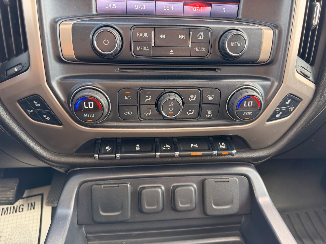 GMC Sierra 3500HD Denali Crew Cab 4WD 2015