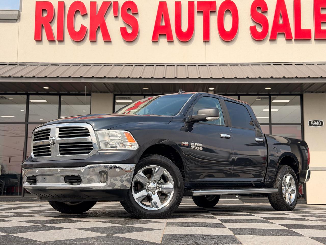 RAM 1500 Big Horn Crew Cab 4WD 2016